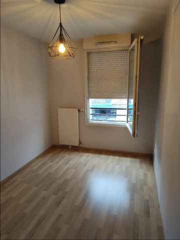 Appartement 4 pièces - 69200 Vénissieux - Photo 2