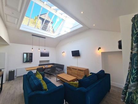 1 bedroom in a house share to rent - Photo 2