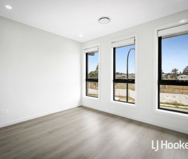 Brand New 3 Bedroom Home - Available Now! - Photo 3