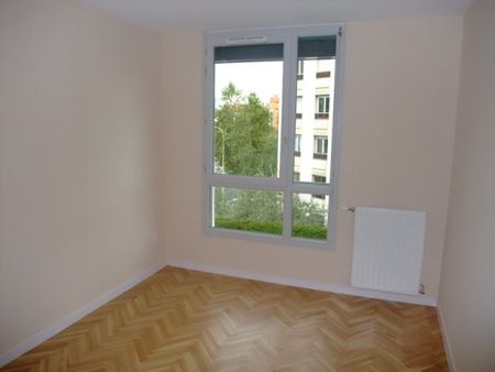 T2 de 48.37m2 Spacieux & Lumineux avec Garage Lyon 7 - 341 rue Garibald, à 2 Pas du Métro Garibaldi - Photo 3