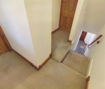 3 bedroom end of terrace house to rent - Photo 5