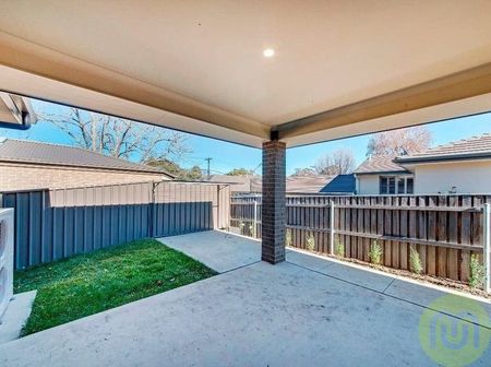 3-Bedroom Townhouse Offering Modern Comfort in Prime Garran Location - Photo 5