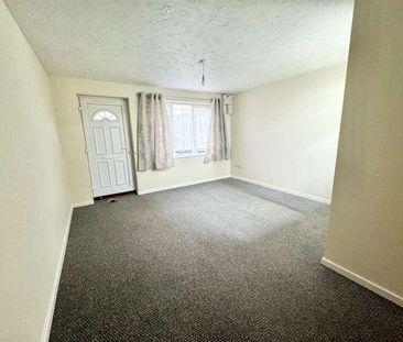 Hopes Close, Lydney, GL15 - Photo 2