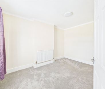 End terrace house to rent in Seymour Road, Gloucester, Gloucestersh... - Photo 2
