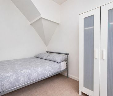 7 bedroom end of terrace house to rent - Photo 4