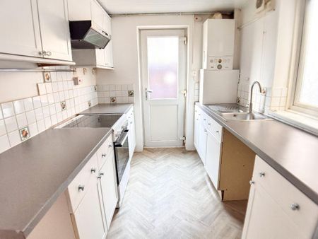 2 bedroom ground floor maisonette to rent - Photo 4