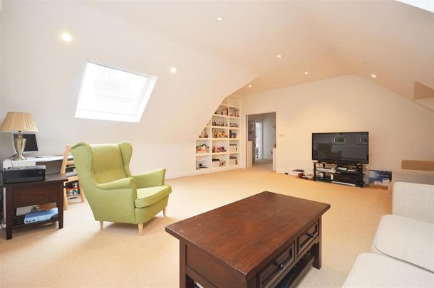 3 bedroom apartment to rent - Photo 1