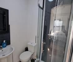 Bedsit, Strand Road, L20 - Photo 6