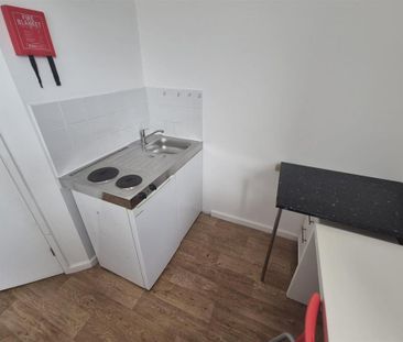 Studio to rent - Photo 5