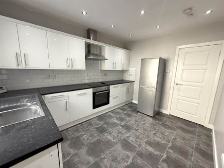 24 Piney Hills, Malone Road, BELFAST, BT9 5NR - Photo 2