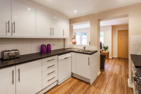 Completely refurbished 6 bed HMO with 5 en-suites 2 - Photo 4