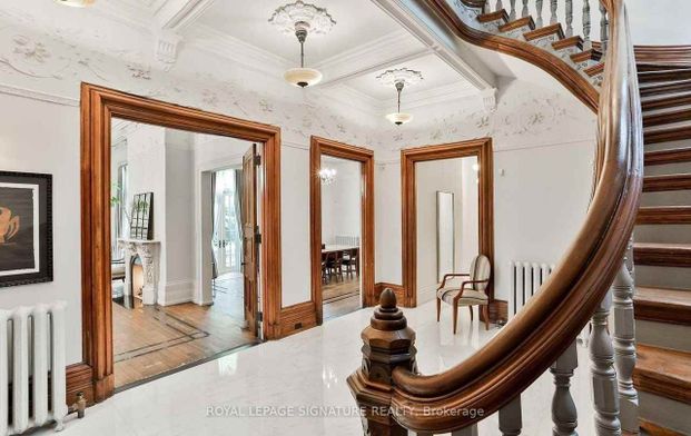 4 Wellesley Place apartment — Toronto, ON (5-Bedroom) - 5 Bedroom - Photo 1