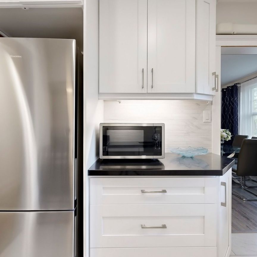 For Lease - 9 Humewood Court Unit# Building 1 Unit 5, Toronto, Ontario - Photo 1