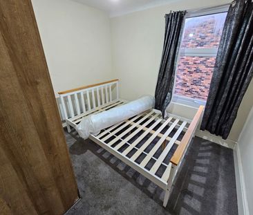 Room in a Shared House, Lawrence Road, L15 - Photo 4