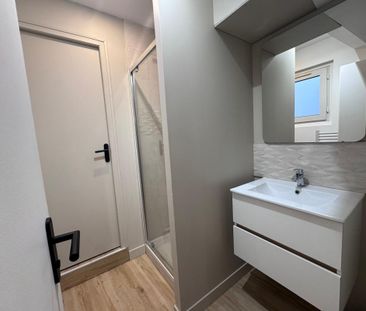 Location Appartement 1 pièce Meublé 21m² LA ROCHELLE 17000 - Photo 1