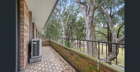 Renovated 2 Bedroom Apartment Overlooking Trafalgar Reserve - Photo 5