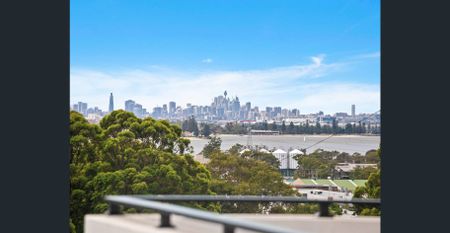 Over-sized Luxury Built Apartment - Photo 3