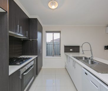 Impressive Family Home in Central Location - Photo 5
