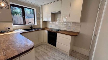 Hunters Oak, Hemel Hempstead, HP2 - Photo 3