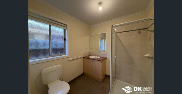 Modern 3 Bedroom Townhouse in Werribee - Photo 1