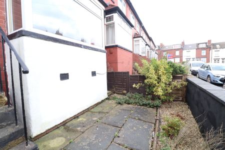 3 bedroom terraced house to rent - Photo 5