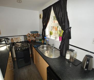 2 bedroom terraced house to rent - Photo 1