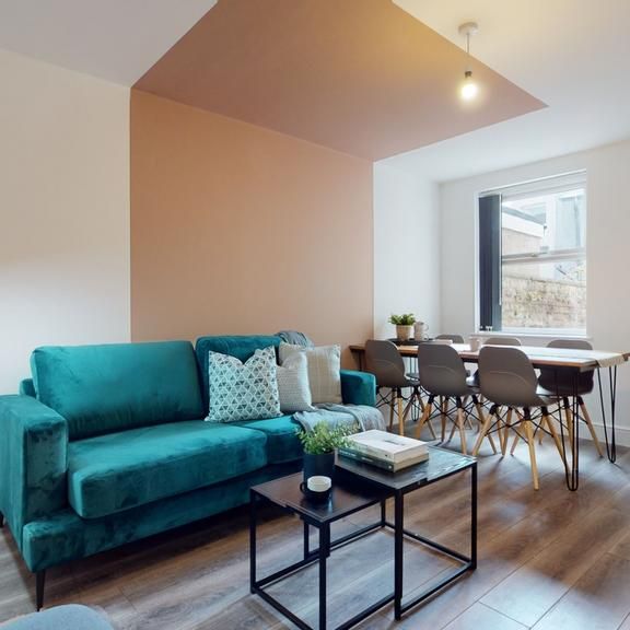 1 bedroom in a house share to rent - Photo 1