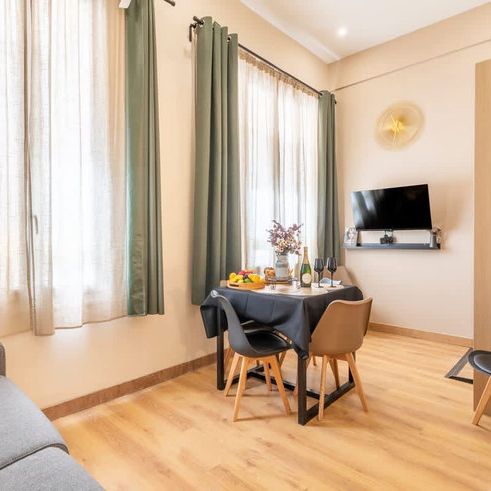 Rue Montgrand - Photo 1