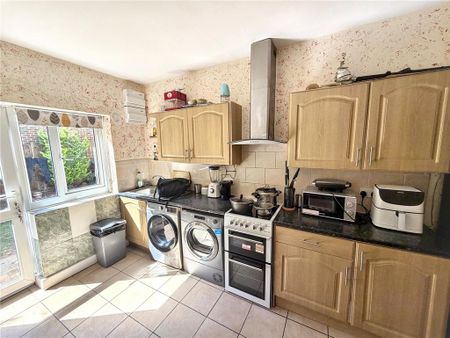 2 bedroom maisonette to rent - Photo 4