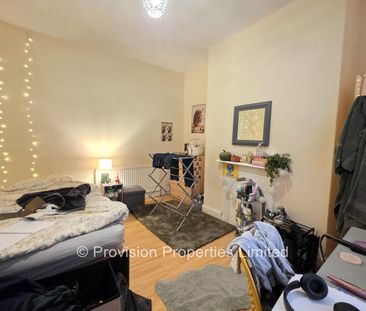 7 bedroom student house Hyde Park - Photo 3