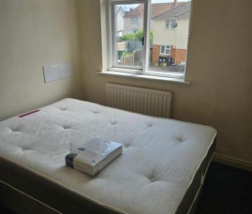 5 bedroom end of terrace house to rent - Photo 6