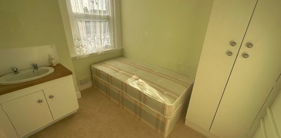 Room in a Shared House, Riffel Road, NW2 - Photo 2