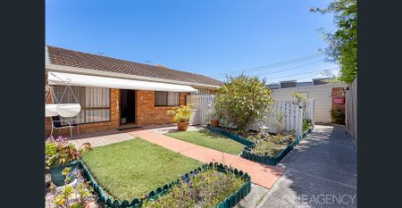 EAST OF OXLEY BAYSIDE VILLA CLOSE BEACH & REDCLIFFE CBD - Photo 2