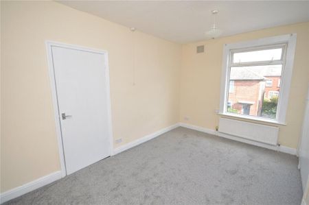 2 Bed End Terrace, Firth Mount, LS11 - Photo 3