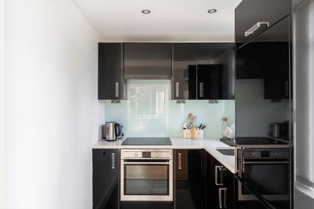 Linton House - Photo 4