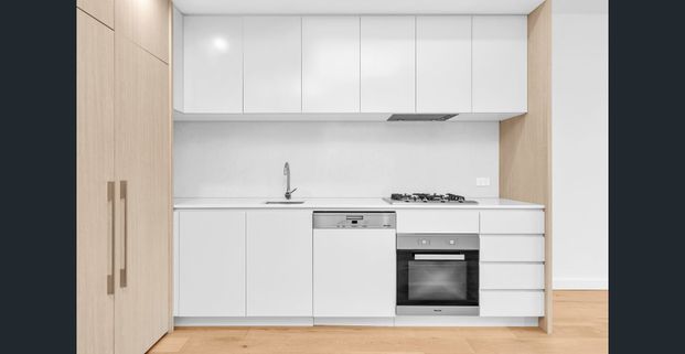 Private outlook and lots of natural light - Photo 1