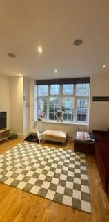 1 Bed Flat, Upper Richmond Road West, SW14 - Photo 1