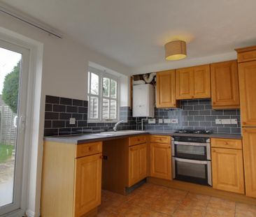 2 bedroom end of terrace house to rent - Photo 4