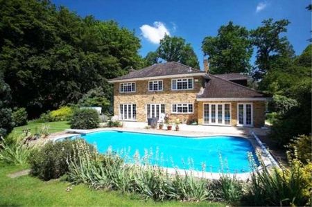 West Byfleet, Surrey, KT14 - Photo 3