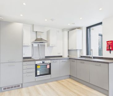 Savoy Place, Farnborough - 1 bedroomProperty for lettings - Seymours - Photo 2