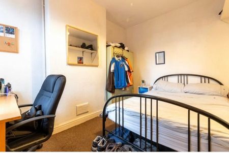 107 TIVERTON ROAD - Photo 3