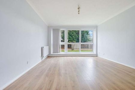 Bromley Road, London, SE6 - Photo 2