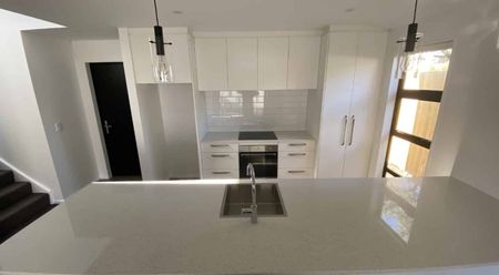 Beautifully Designed Townhouse - Photo 5