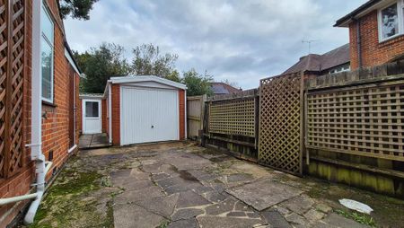 3 bedroom detached house to rent - Photo 3