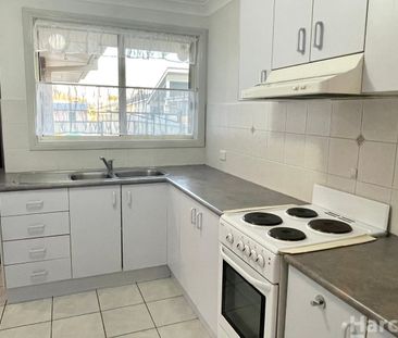 Spacious Villa Close To CBD - Photo 4