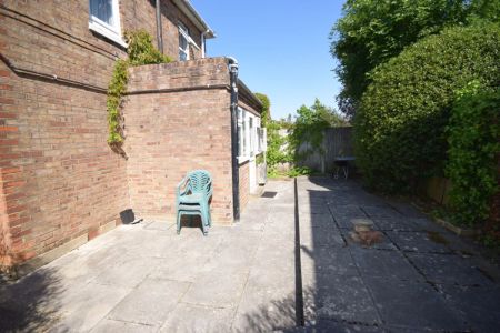 To Rent Bemister Road, Winton, Bournemouth, BH9 £2,390 pcm Tenancy Info - Photo 5