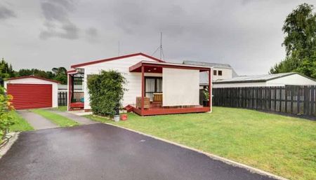 Charming Fitzroy 2BR house with North facing Deck - Photo 5