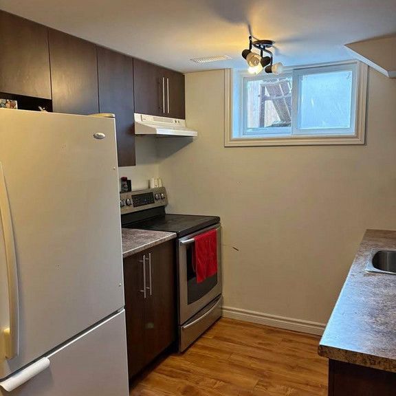 21 Lambert Crescent - Photo 1