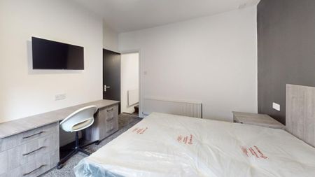 5 bedroom terraced house to rent - Photo 4