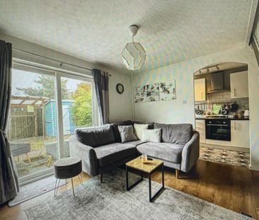 1 Bed Terraced House, Shawley Croft, B27 - Photo 2